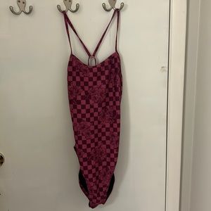 Jolyn style Raya maroon with flowers on it size 34